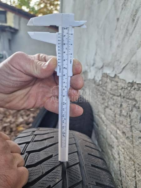 Falken 235/60 R18 Zimska