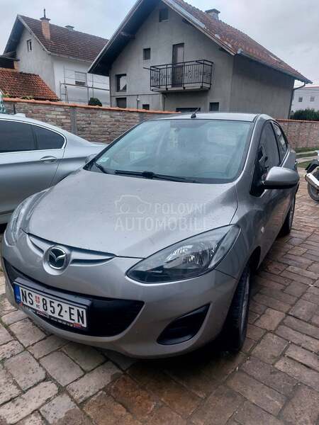 Mazda 2 