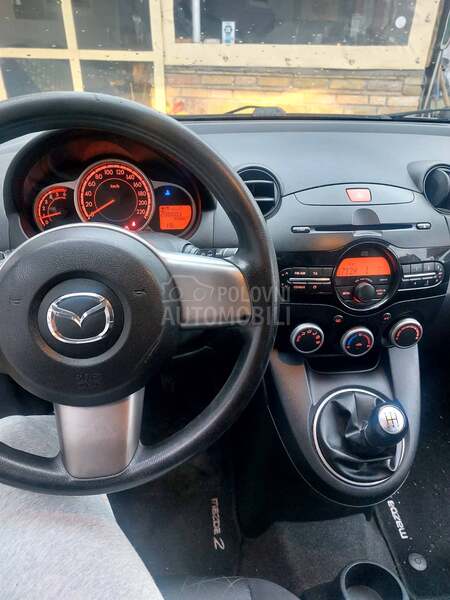 Mazda 2 