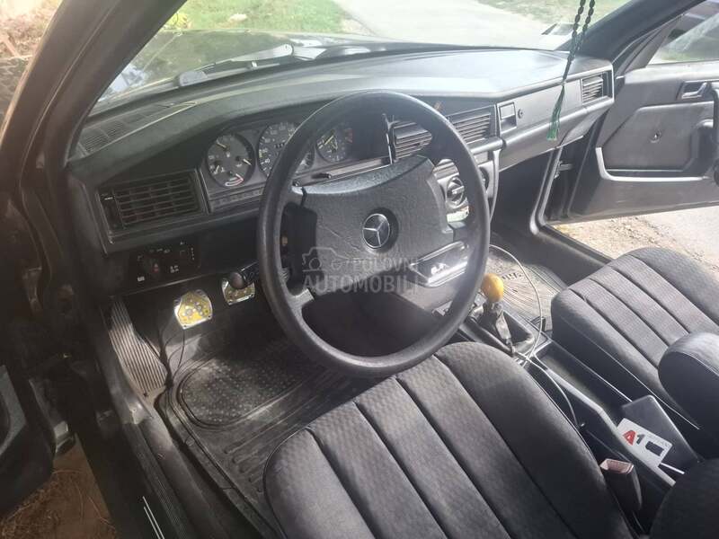 Mercedes Benz 190 1800