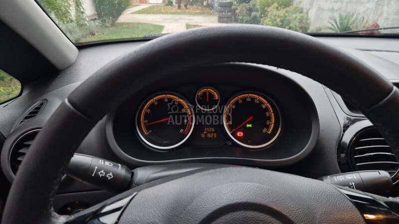 Opel Corsa D 1.4/ENJOY/CH