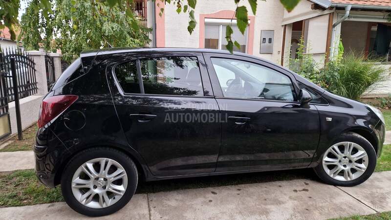 Opel Corsa D 1.4/ENJOY/CH