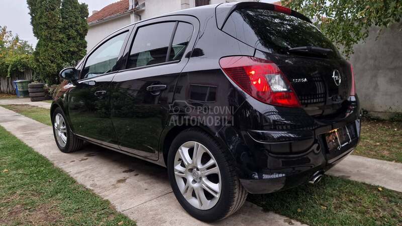Opel Corsa D 1.4/ENJOY/CH