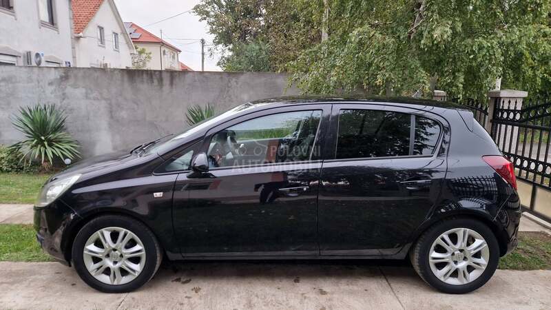 Opel Corsa D 1.4/ENJOY/CH
