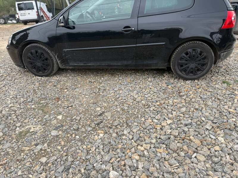 Volkswagen Golf 5 Delovi 2007. god. -  kompletan auto u delovima