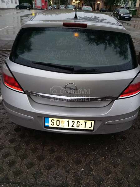 Opel Astra H 