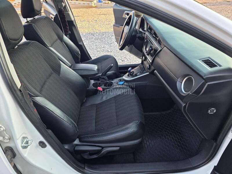 Toyota Auris 1.8 Hybrid/TNG