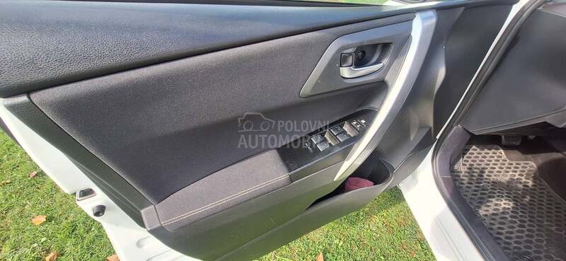 Toyota Auris 1.8 Hybrid/TNG