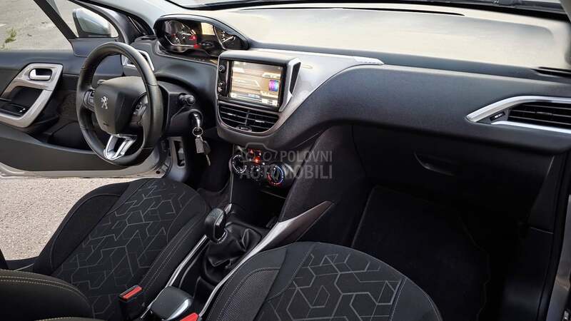 Peugeot 2008 1,2b ACTIVE LED