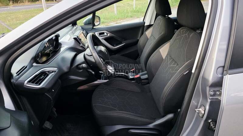 Peugeot 2008 1,2b ACTIVE LED