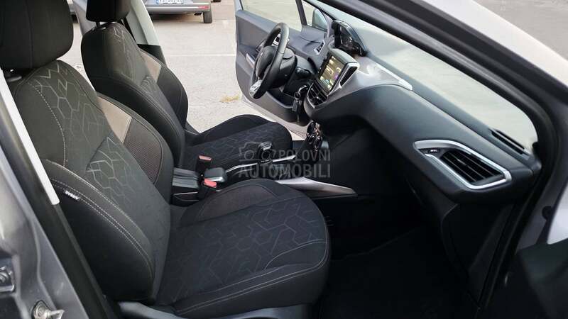 Peugeot 2008 1,2b ACTIVE LED