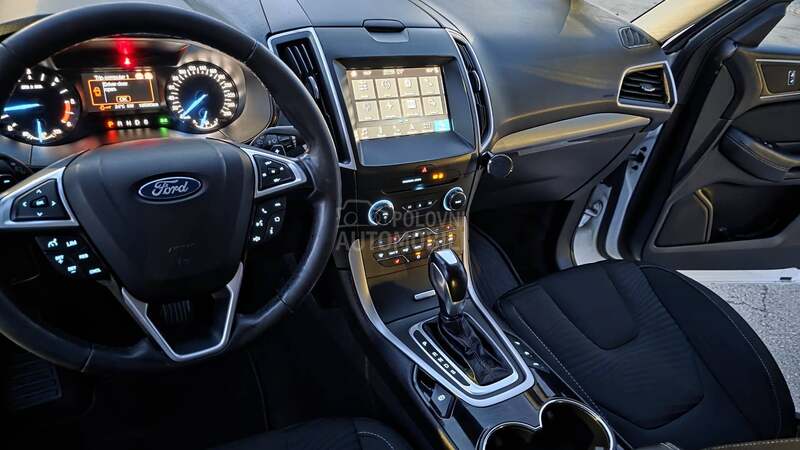 Ford S-Max 2,0Tdci 7S TITANIUM