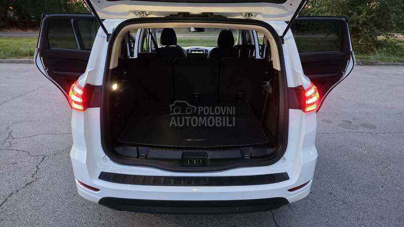 Ford S-Max 2,0Tdci 7S TITANIUM