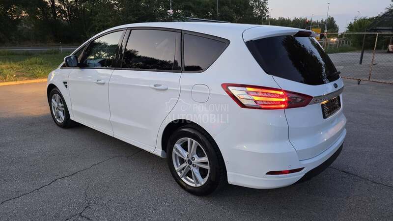 Ford S-Max 2,0Tdci 7S TITANIUM