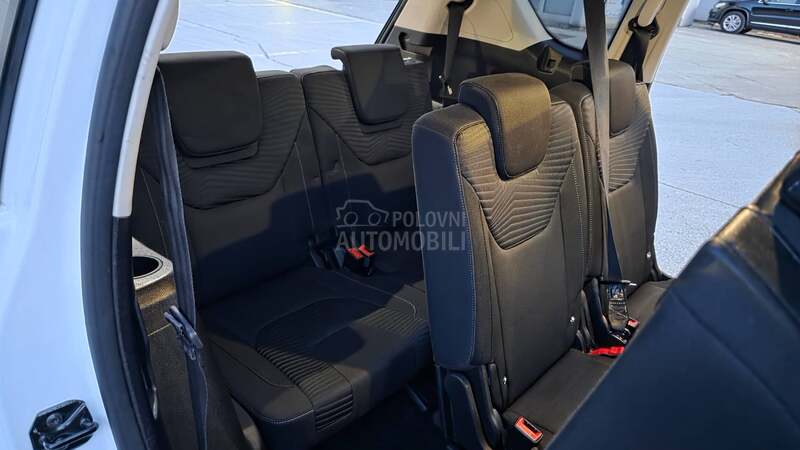 Ford S-Max 2,0Tdci 7S TITANIUM