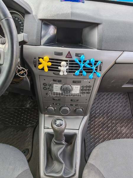 Opel Astra H 