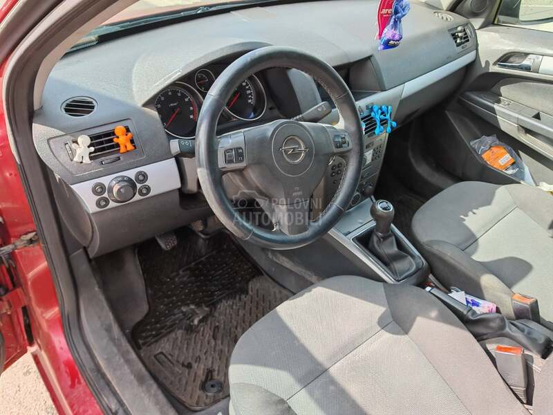 Opel Astra H 