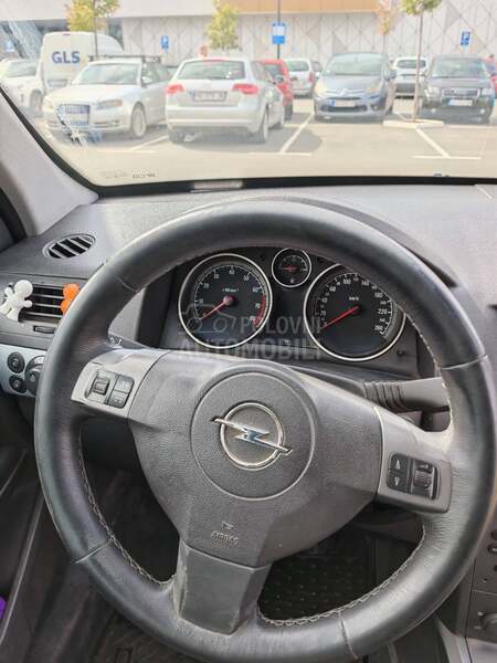 Opel Astra H 