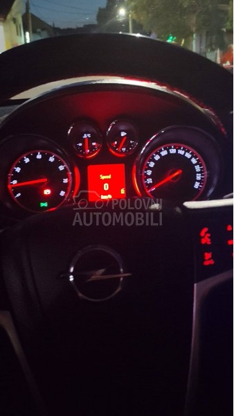 Opel Astra J 