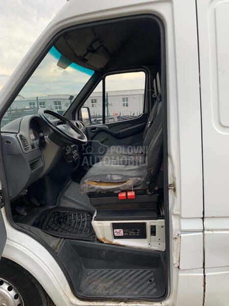 Mercedes Benz Sprinter 311