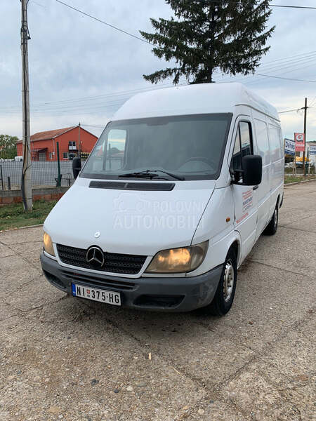 Mercedes Benz Sprinter 311