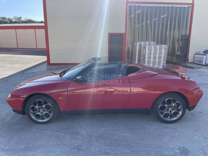 Alfa Romeo Spider Lusso 16v