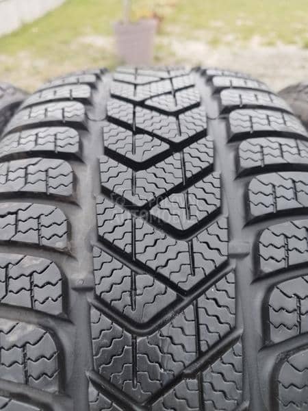Pirelli 225/40 R18 Zimska