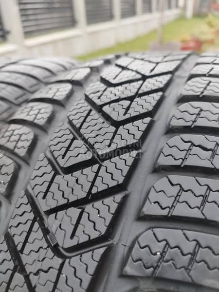 Pirelli 225/40 R18 Zimska