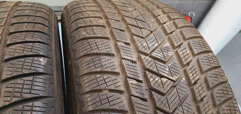 Pirelli 275/40 R22 Zimska