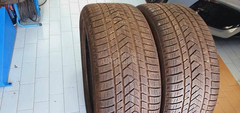Pirelli 275/40 R22 Zimska