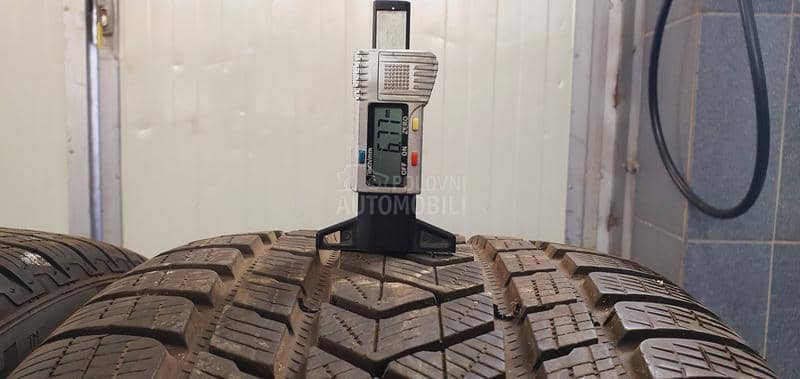 Pirelli 275/40 R22 Zimska