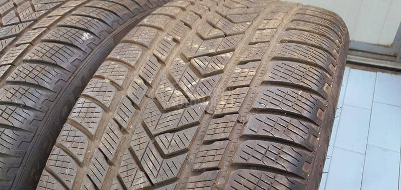 Pirelli 275/40 R22 Zimska