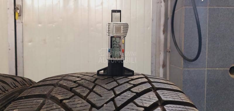 Pirelli 255/40 R21 Zimska