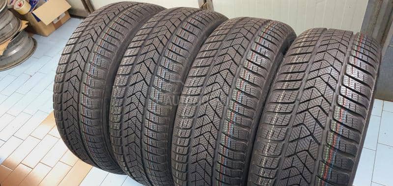 Pirelli 235/55 R18 Zimska