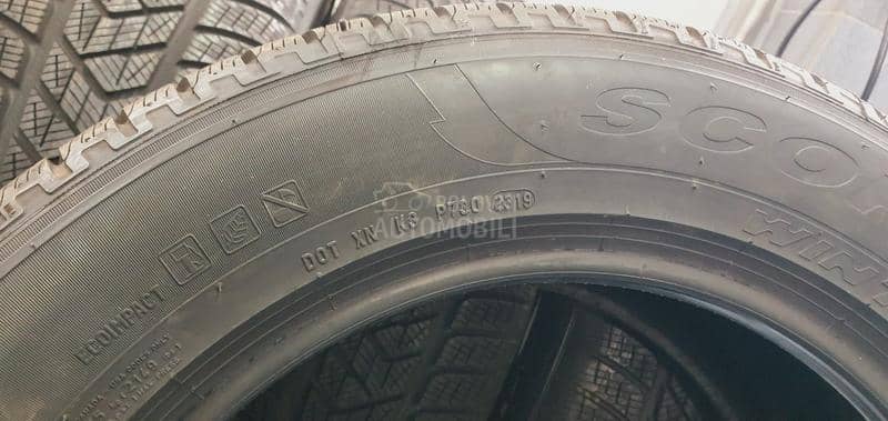 Pirelli 235/60 R18 Zimska