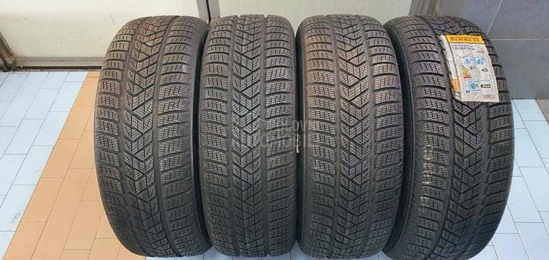 Pirelli 235/60 R18 Zimska