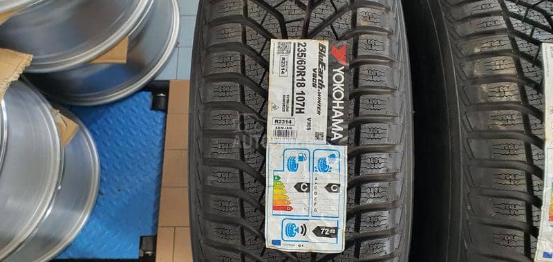 Yokohama 235/60 R18 Zimska