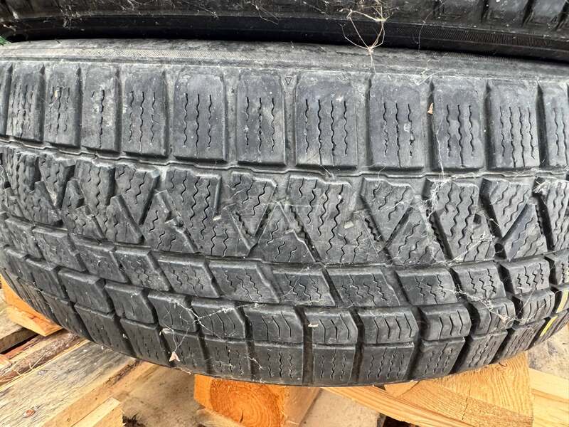 Kumho 215/65 R17 Zimska