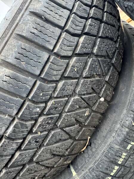 Kumho 215/65 R17 Zimska