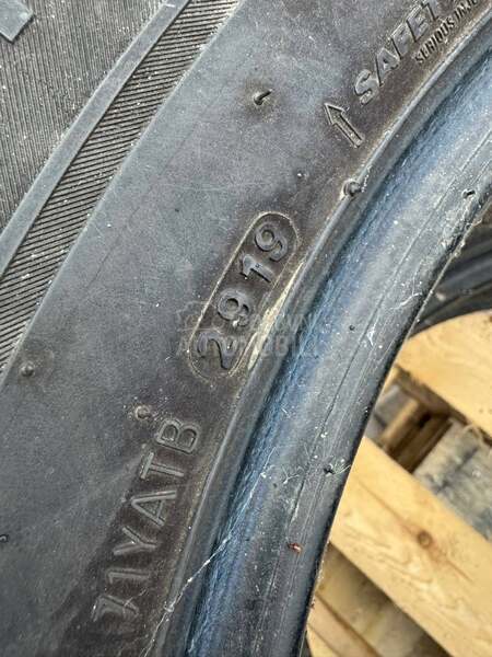 Kumho 215/65 R17 Zimska