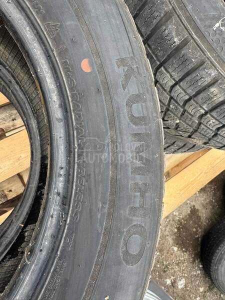 Kumho 215/65 R17 Zimska