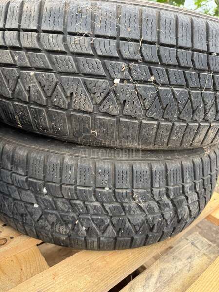 Kumho 215/65 R17 Zimska