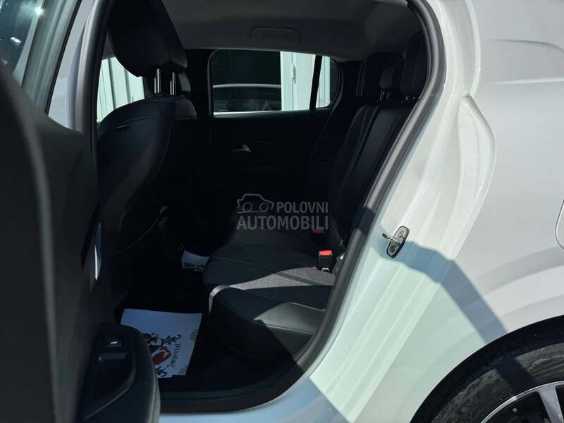 Peugeot 208 1.2 b Allure