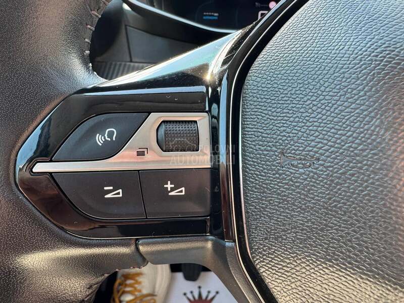 Peugeot 208 1.2 b Allure
