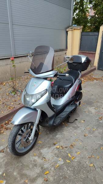 Piaggio Beverly 250