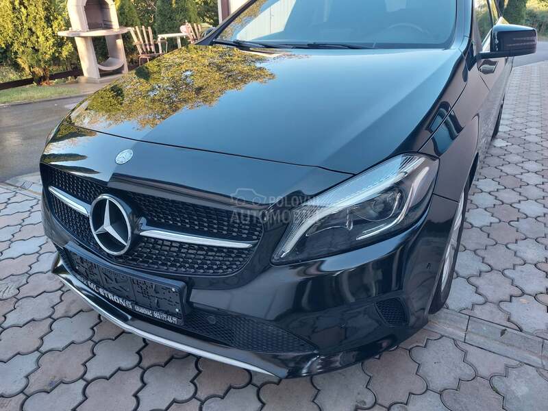 Mercedes Benz A 180 D   SERVISN.A