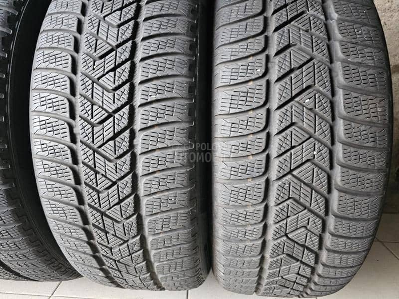 Pirelli 235/55 R19 Zimska