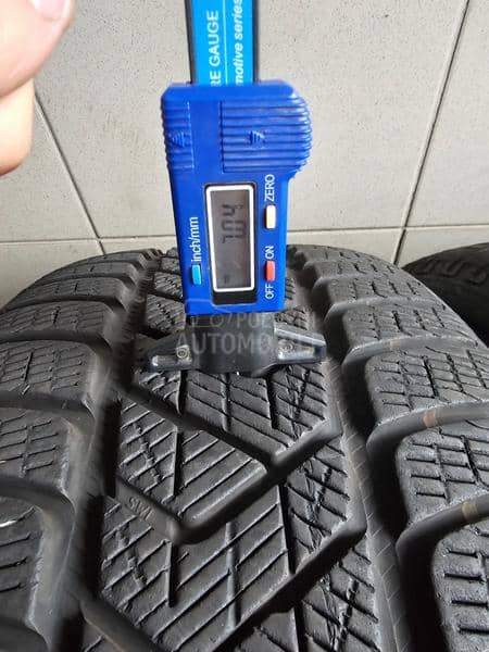 Pirelli 235/55 R19 Zimska