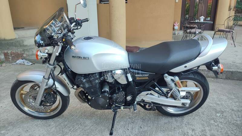 Suzuki GSX 750 Inazuma