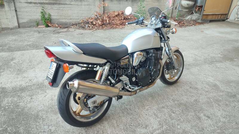 Suzuki GSX 750 Inazuma